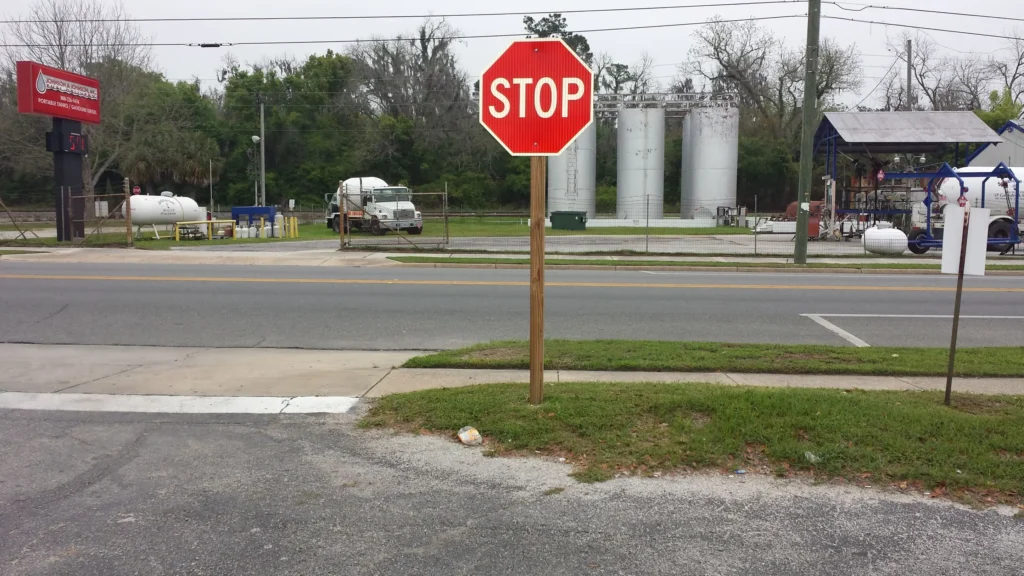 Traffic Signs g 4